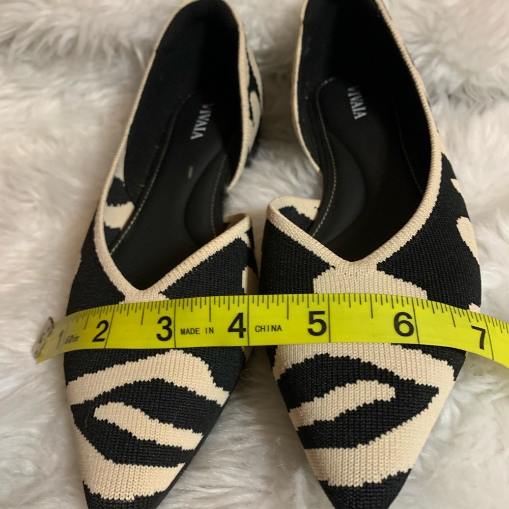 VIVAIA ladies tiger, print pointed toe flats size 35EU (4-5) US size (tiny)NWOT - Picture 8 of 9
